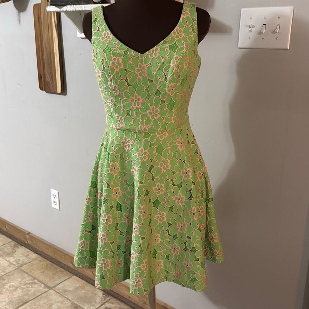 Lilly Pulitzer Freja new green pique fit and flare dress size 4 embroidered flor